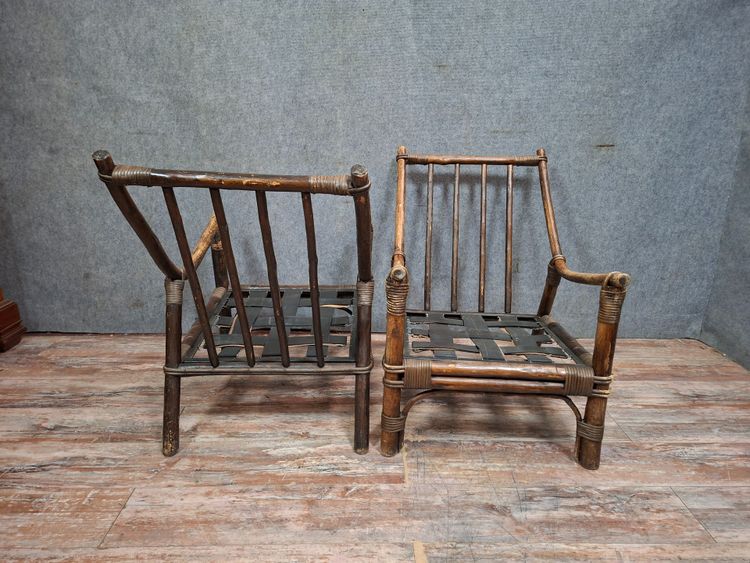 Paire de fauteuils bas en bambou, d’esprit exotique, datant du début du XXe