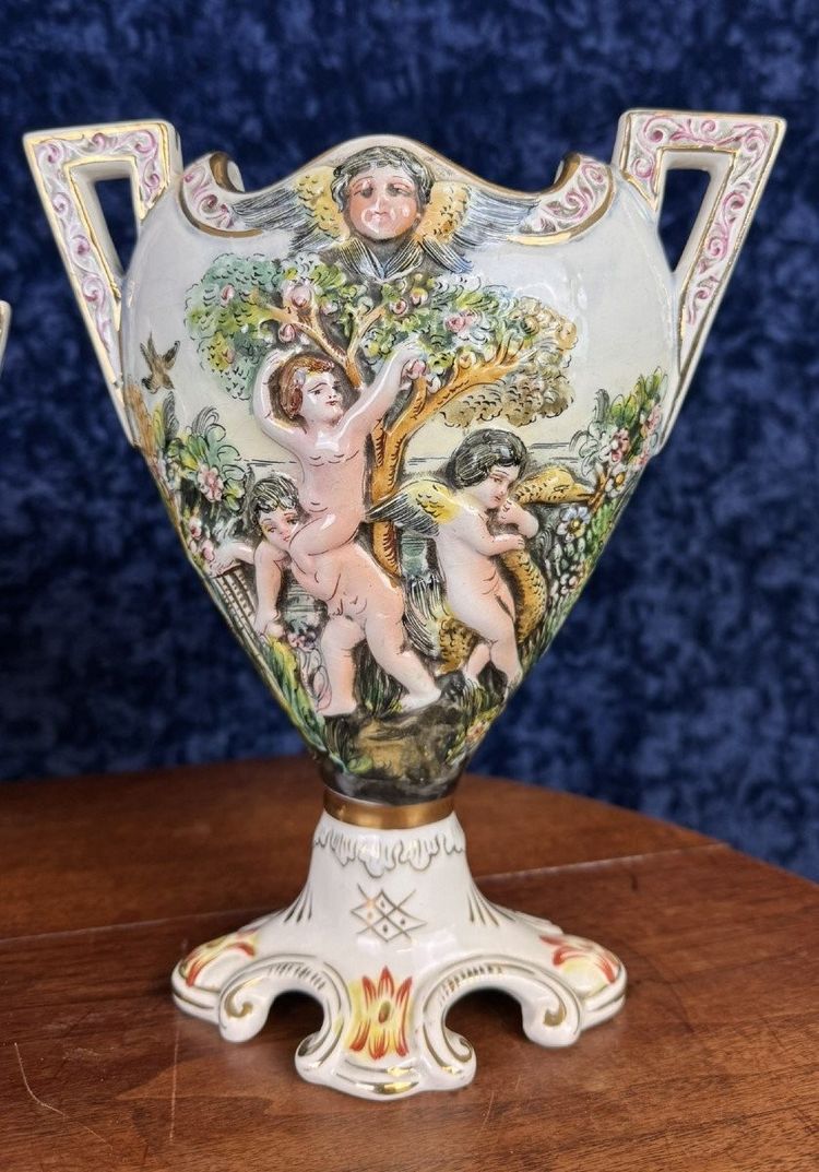 Capodimonte : Trimmer con Angelot in porcellana del primo Novecento