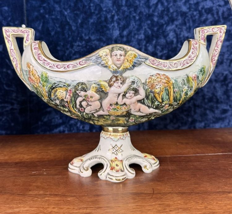 Capodimonte : Trimmer con Angelot in porcellana del primo Novecento