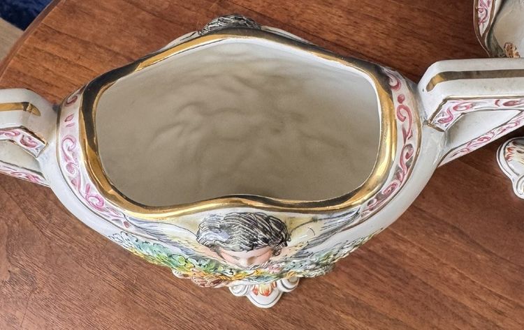 Capodimonte : Trimmer con Angelot in porcellana del primo Novecento