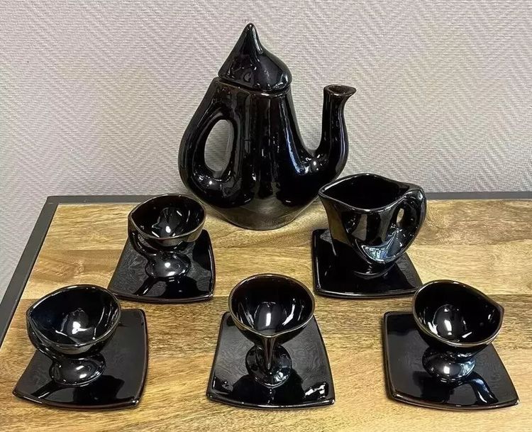 Vallauris Circa 1950: Service à Café De Forme Libre En Céramique émaillée Noire