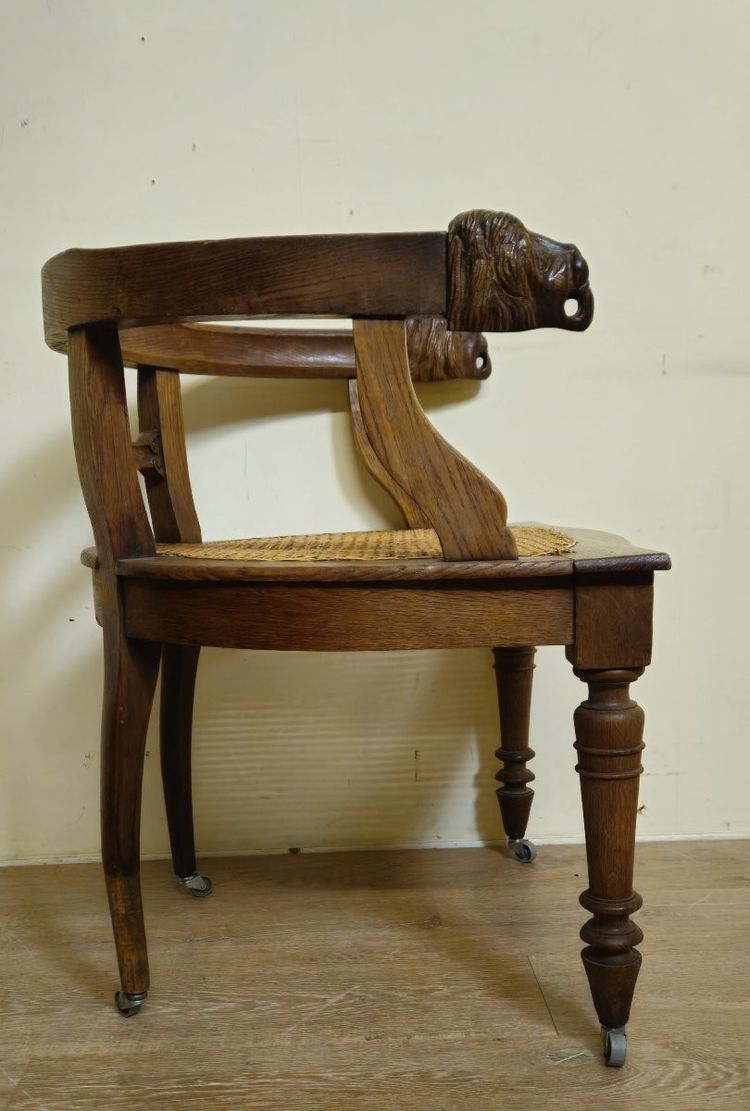 fauteuil de bureau style Renaissance ancien en bois sculpté – assise cannée - XIXeme