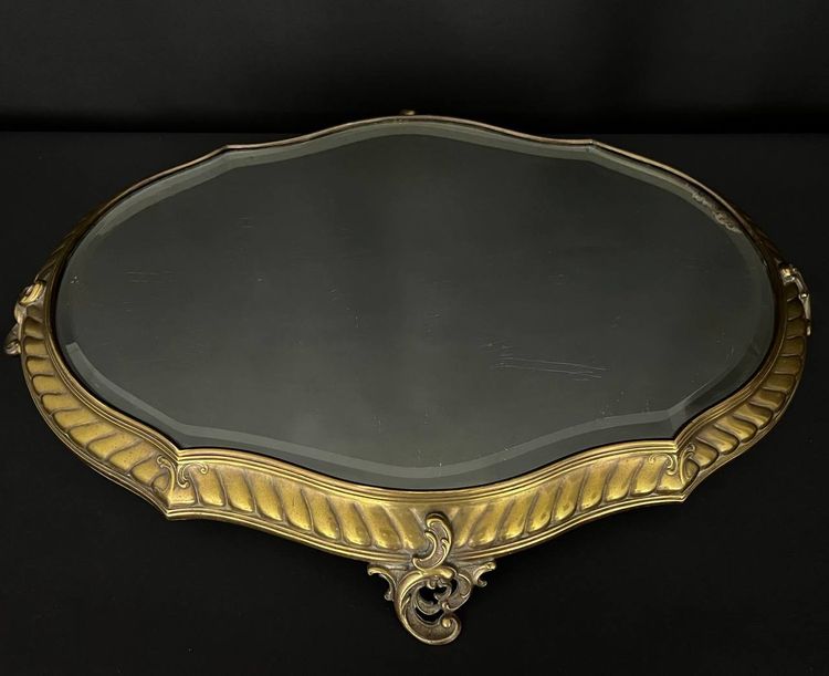 Bronzetablett mit Spiegelboden, Stil Louis XV