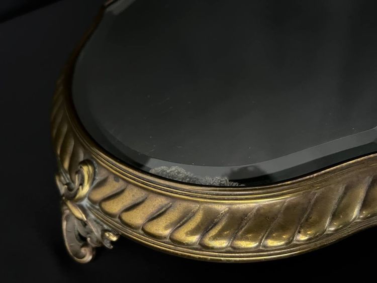 Bronzetablett mit Spiegelboden, Stil Louis XV