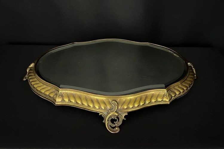 Bronzetablett mit Spiegelboden, Stil Louis XV