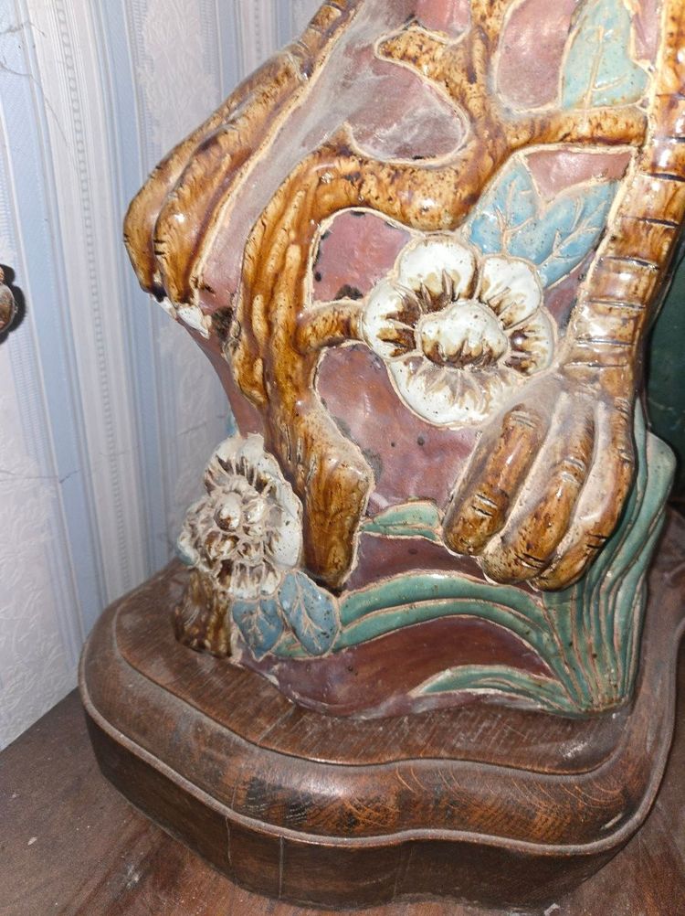 Grand paon décoratif en céramique – XXᵉ siècle