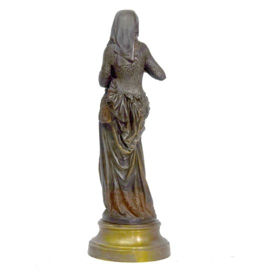 "'La liseuse'" di Carrier Belleuse bronzo patinato dorato, fine XIX secolo