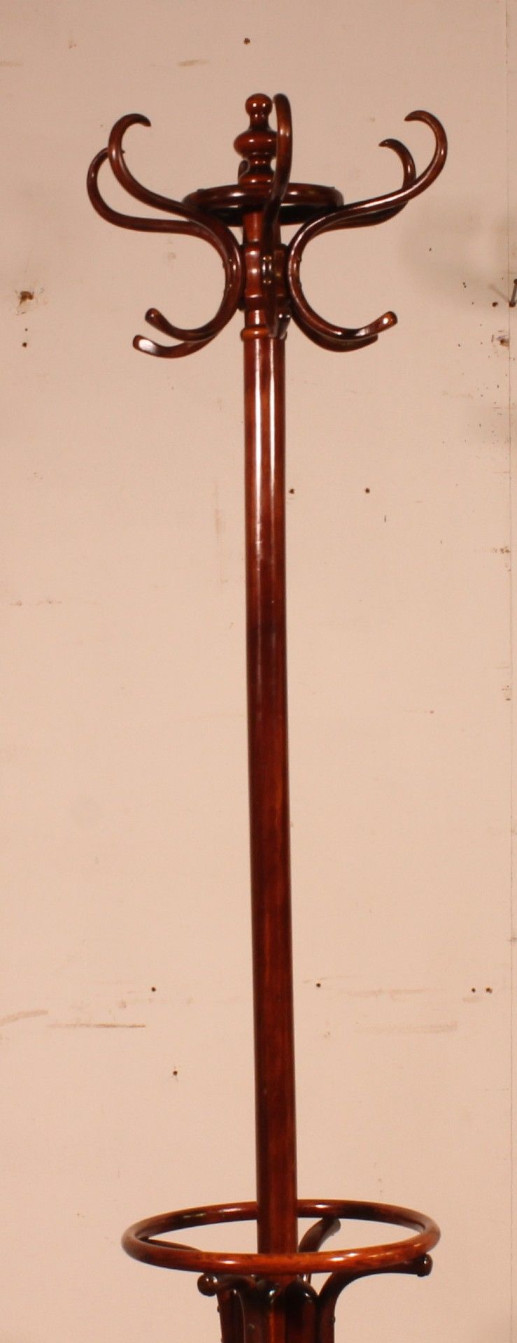 Appendiabiti a pappagallo, Art Nouveau, noto come Thonet