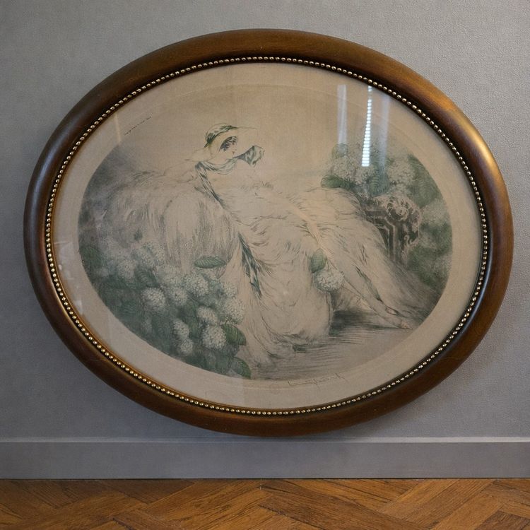 Louis Icart : Estampe / Gravure Art Nouveau – Femme aux hortensias