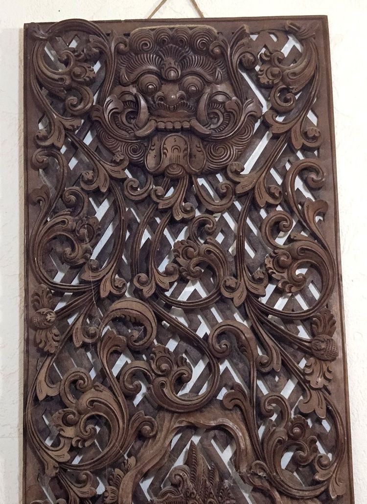 Panneau sculpté en bois – Décor balinais / asiatique – 100 x 28 cm - XXeme