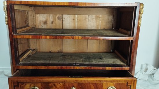 Commode marquetée époque Transition
