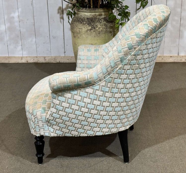 Poltrona Napoleone III con rospo, fine XIX secolo, tappezzata