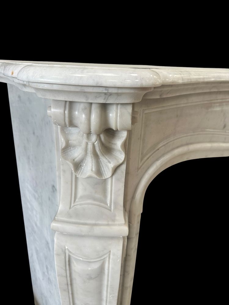Cheminée style Louis XV en marbre de carrare époque XIXe siècle 
