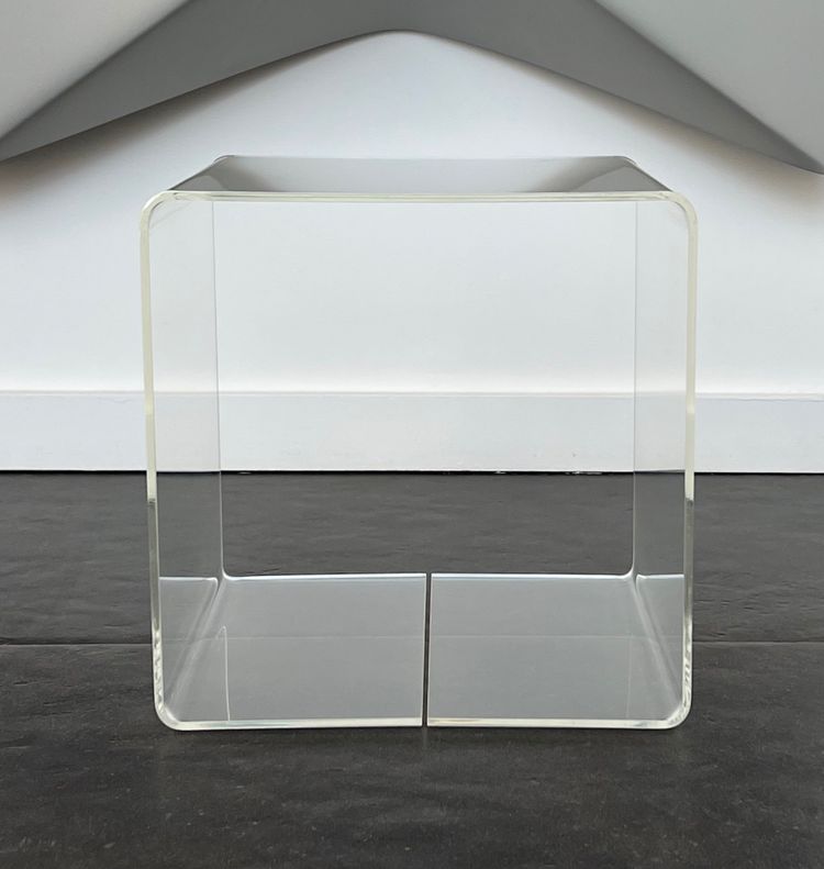 Table d'appoint, étagère cube en plexiglas par Michel Dumas, France années 70