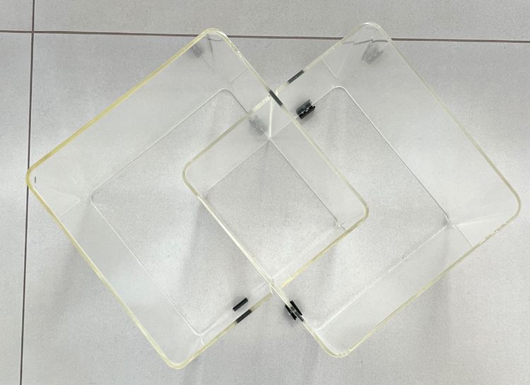 Table d'appoint, étagère cube en plexiglas par Michel Dumas, France années 70