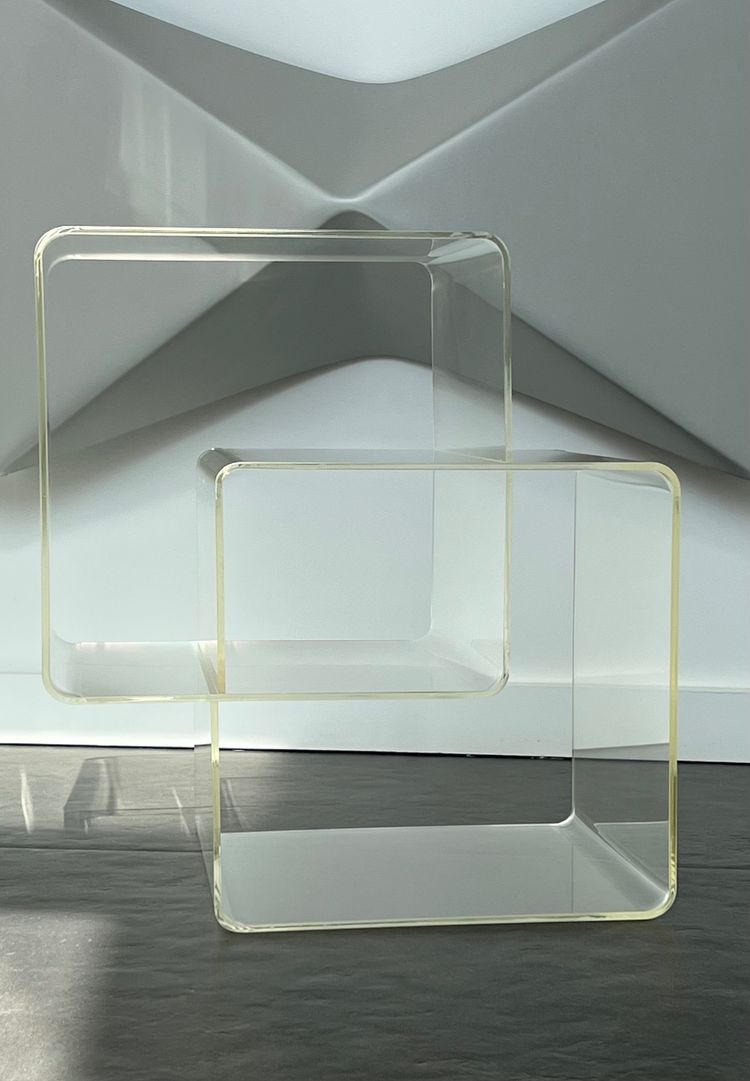 Table d'appoint, étagère cube en plexiglas par Michel Dumas, France années 70