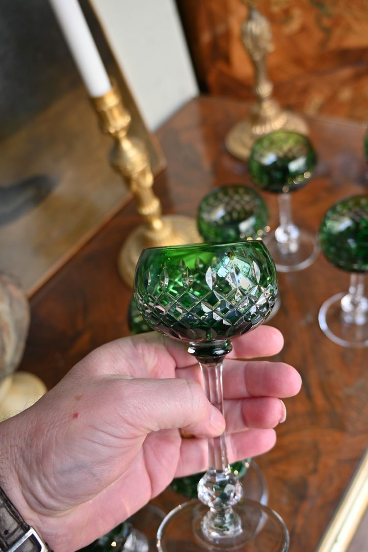 Cristal suite de 8 verres à vin  Roemer , de chez Saint Louis