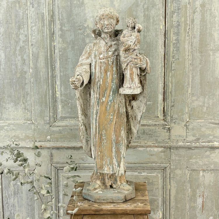 Saint Hyacinthe in carved wood 17th century