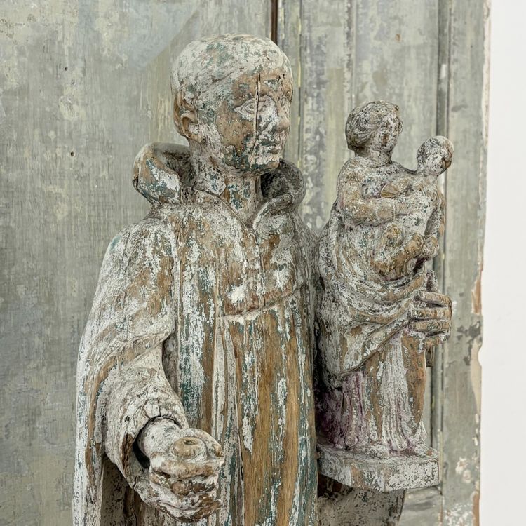 Saint Hyacinthe in carved wood 17th century