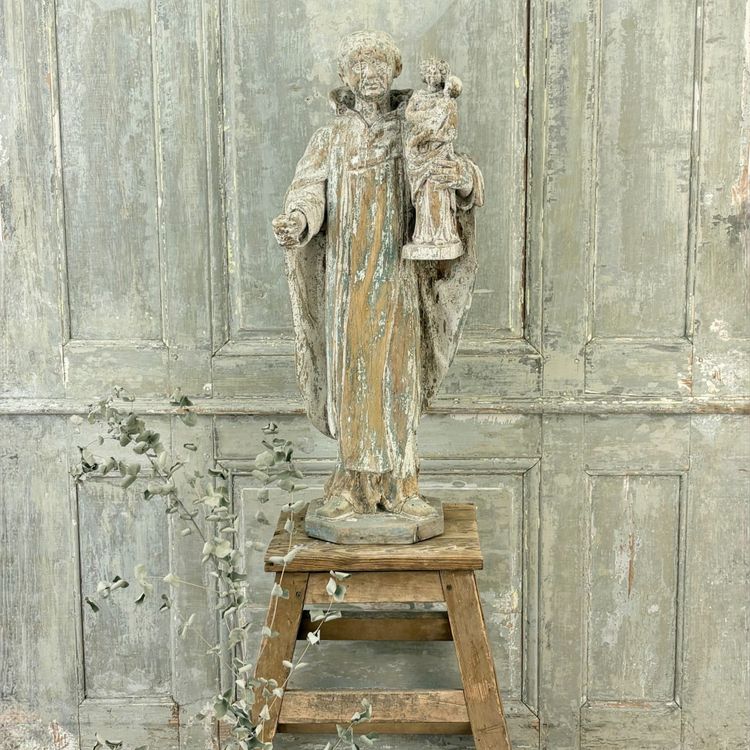 Saint Hyacinthe in carved wood 17th century