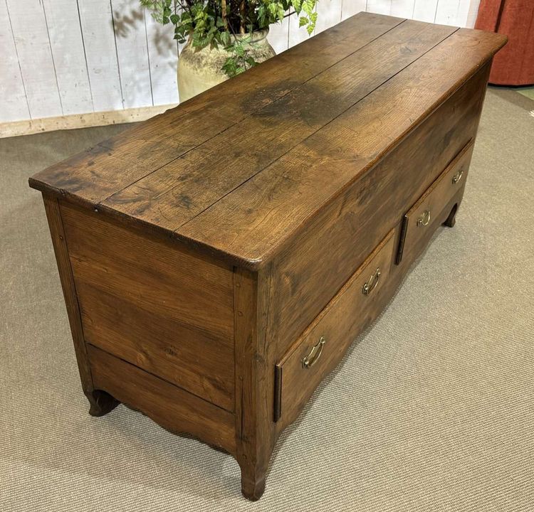 Louis XV 19th century chest of drawers in chestnut with 2 drawers