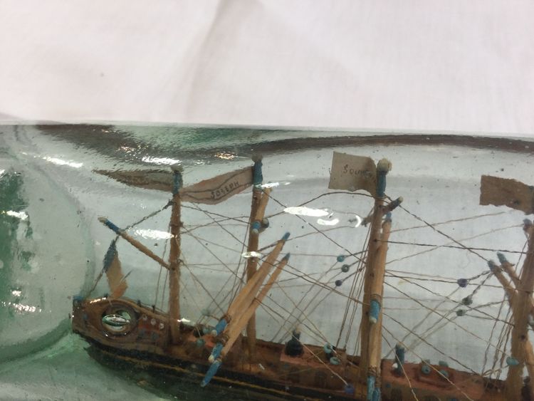 Barca a bottiglie "La Marie-Joseph"