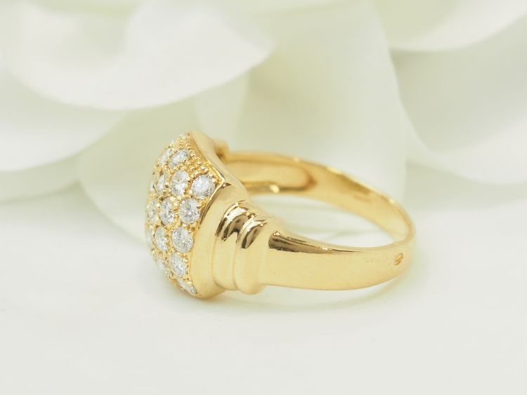 Anello con pavé di diamanti da 0,90 ct in oro giallo