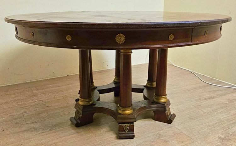 Großer runder Ausziehtisch – Säulenfuß – Empire-Stil / Mahagoni