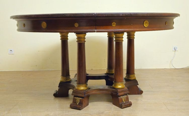 Großer runder Ausziehtisch – Säulenfuß – Empire-Stil / Mahagoni