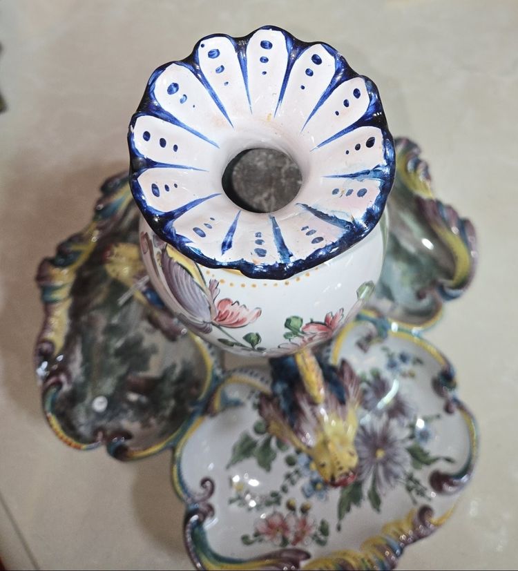 Grande centrotavola in terracotta dipinta a mano: bottega di Jules Verlingue a Desvres