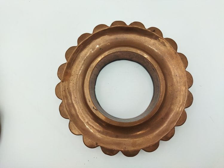 Stampo per torte antico in rame, oggetto decorativo, arte popolare, da collezione