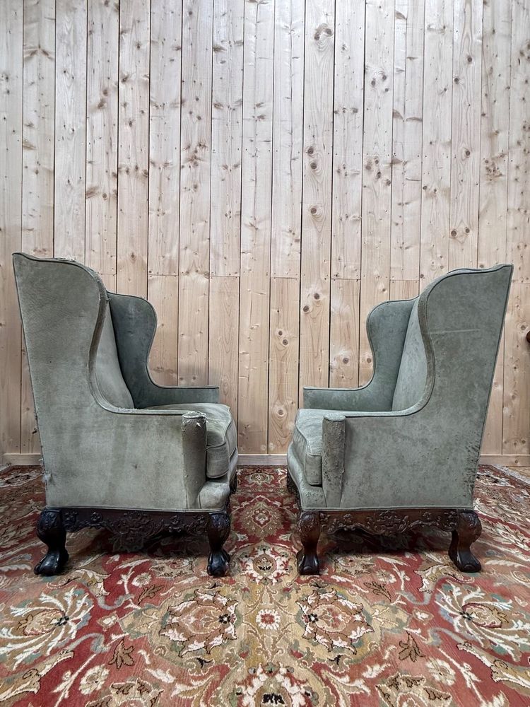 Pair of George III style wing chairs – Carved wood – 18th century.