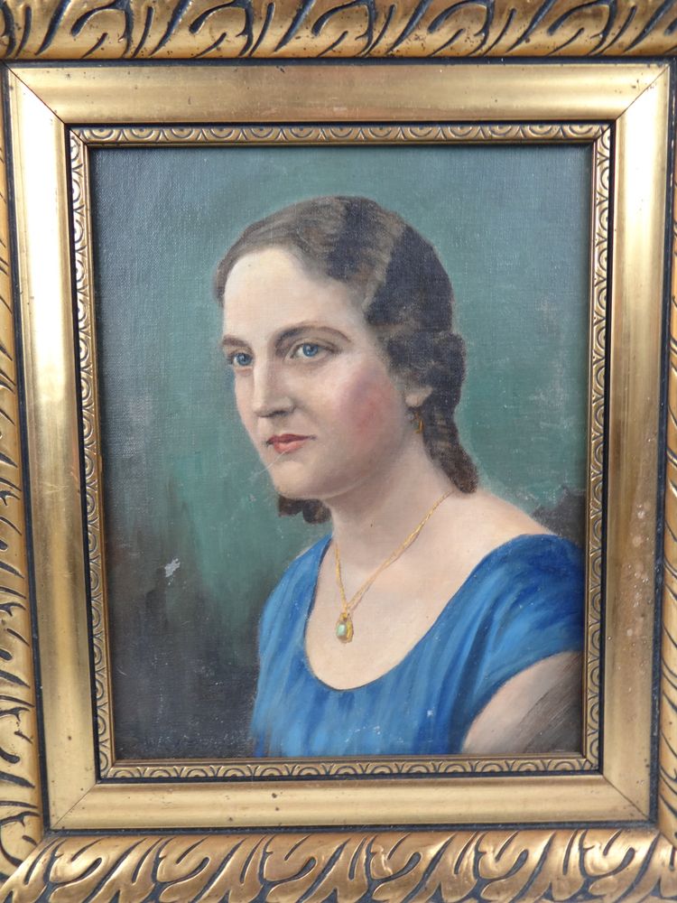 Ritratto di donna con collana, olio su tela, 43x36 cm, inizio XX secolo, anni '30