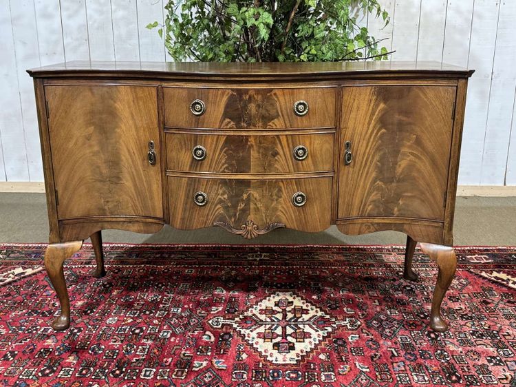 Credenza in mogano stile Chippendale inglese degli anni '30