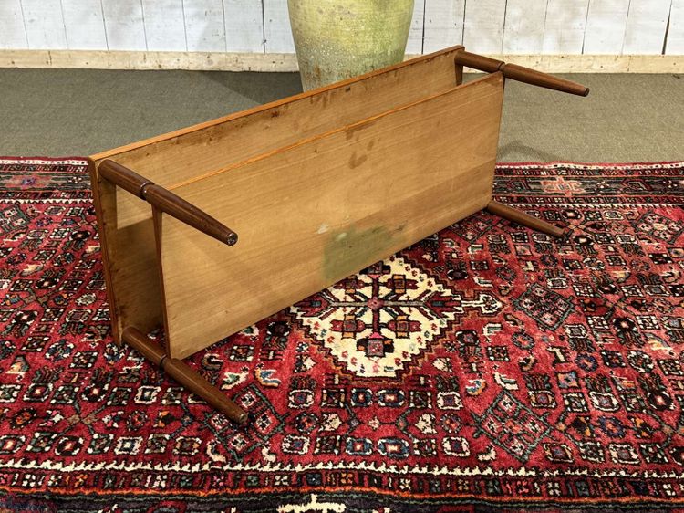 English coffee table from the 1970s in teak and iroko