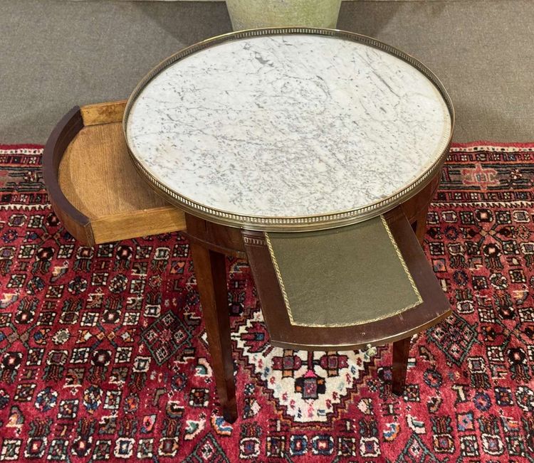 Louis XVI style bouillotte table in mahogany with a white marble top, dating from the 1930s