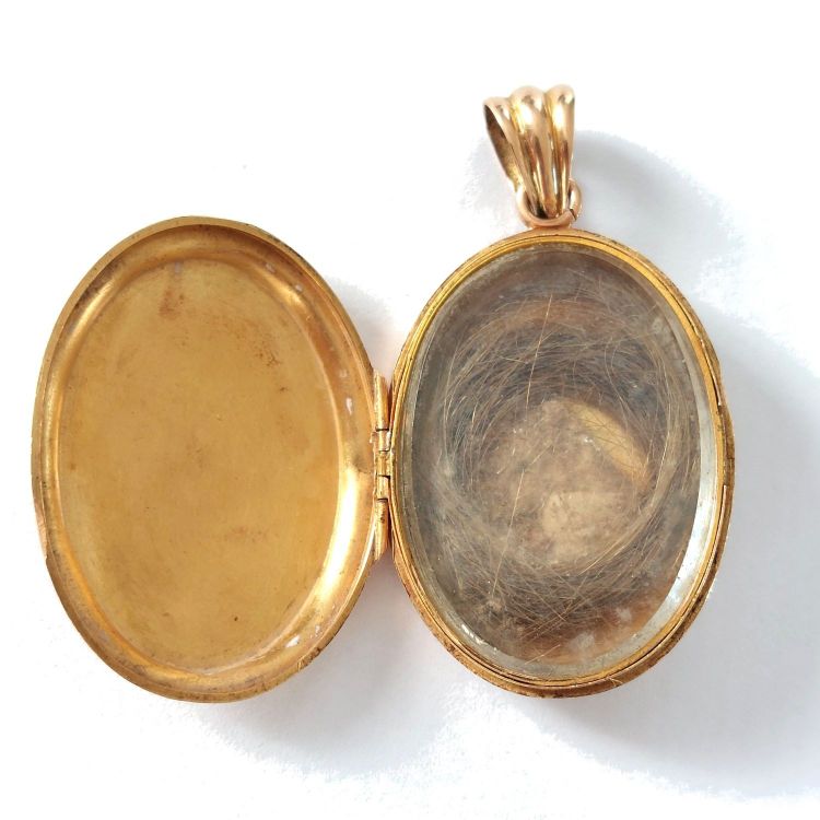 19th century keepsake locket pendant, 18k gold and pearl