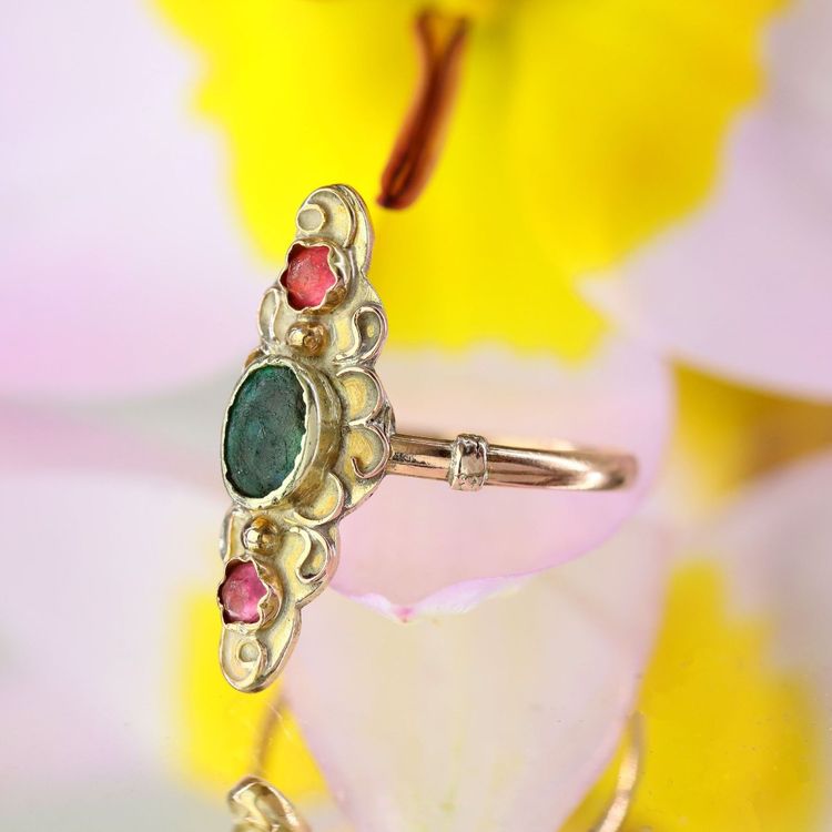 Antiker Marquise-Ring aus Gold und farbigem Glas