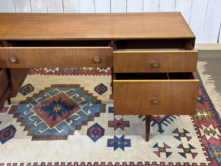 Scrivania inglese in teak degli anni '70