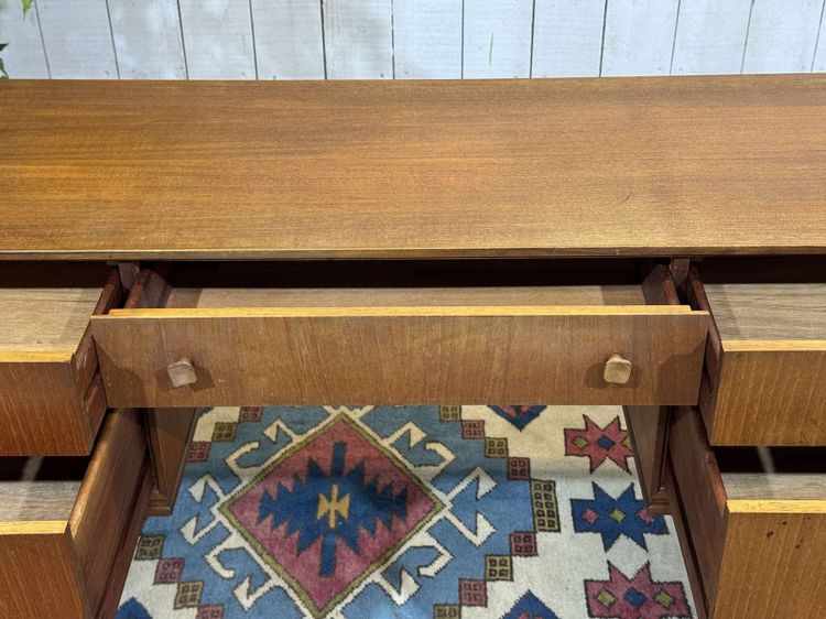 Scrivania inglese in teak degli anni '70