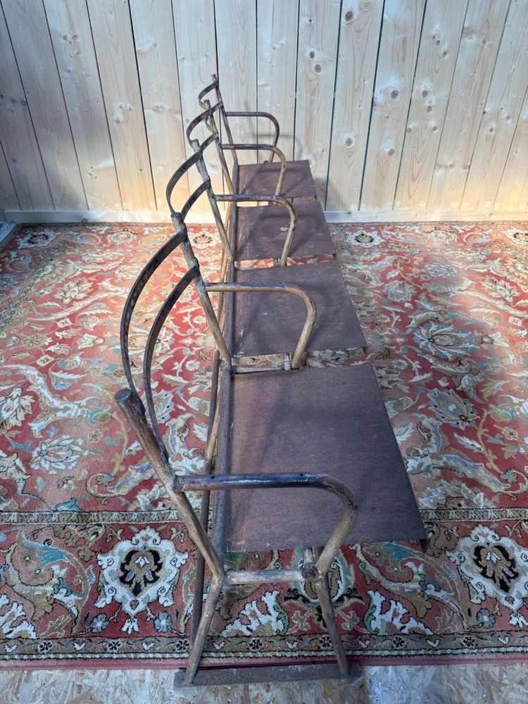4-seater theater bench – Industrial style – Iron and sheet metal – Early 20th century