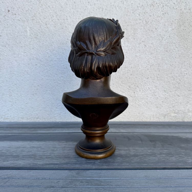 Buste en bronze de Victor Hugo par David d'Angers et F. Barbedienne
