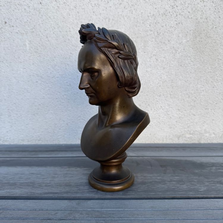Buste en bronze de Victor Hugo par David d'Angers et F. Barbedienne