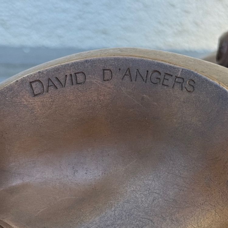 Buste en bronze de Victor Hugo par David d'Angers et F. Barbedienne