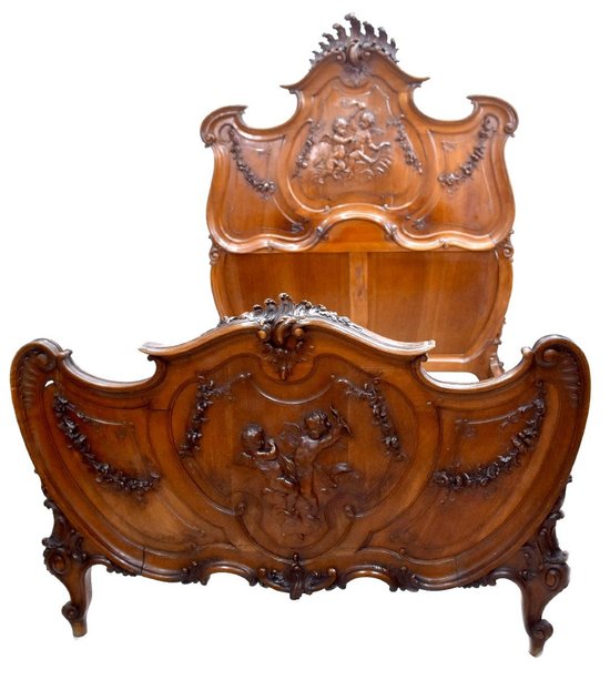 Außergewöhnliches Barockbett im Louis XV-Stil aus geschnitztem Walnussholz für Babys
