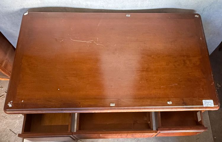 Schreibtisch mit 3 Schubladen