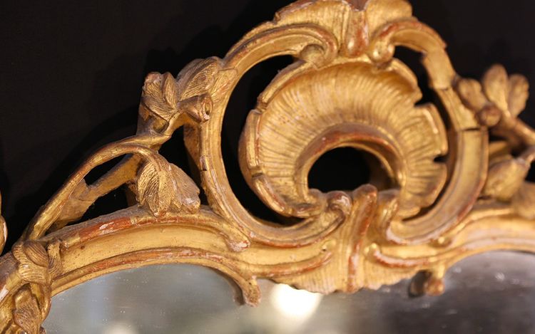 Miroir en bois doré, XVIIIème siècle 