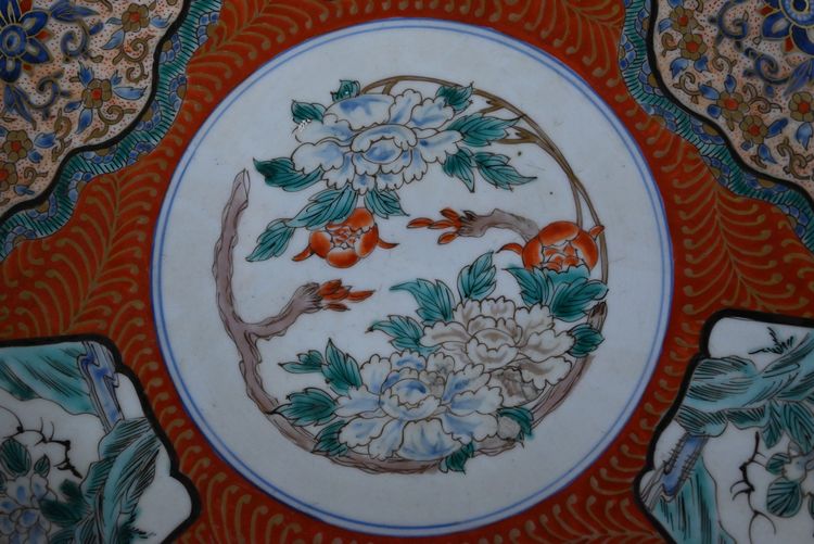 Große Schale aus Imari-Porzellan und Bronzefassung, Japan - Ende 19.