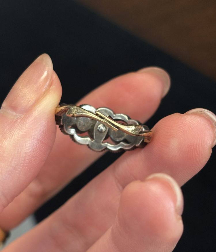 Anello in oro 18 carati, argento e diamanti, XIX secolo