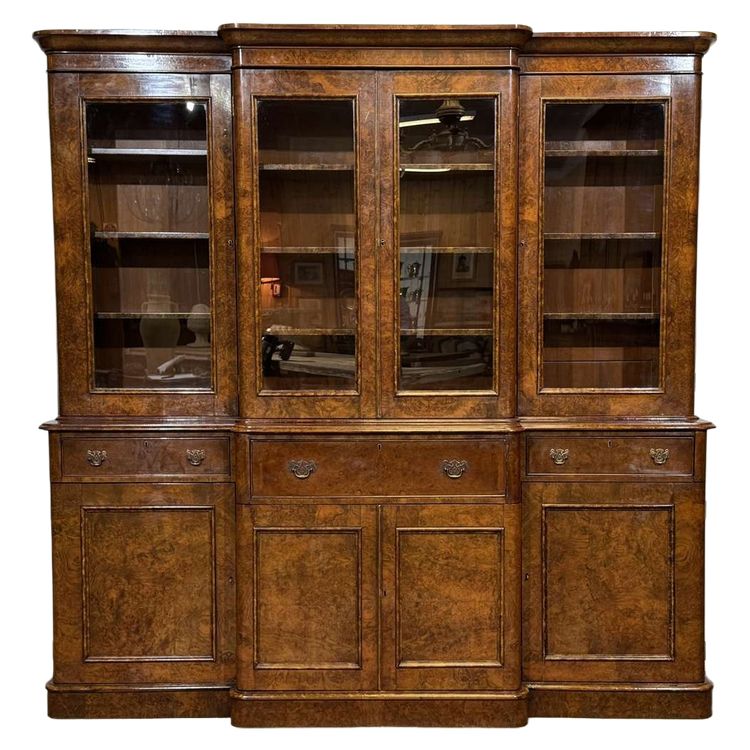 Bibliothèque secrétaire 8 portes Victorienne du 19ème siècle en loupe de noyer 